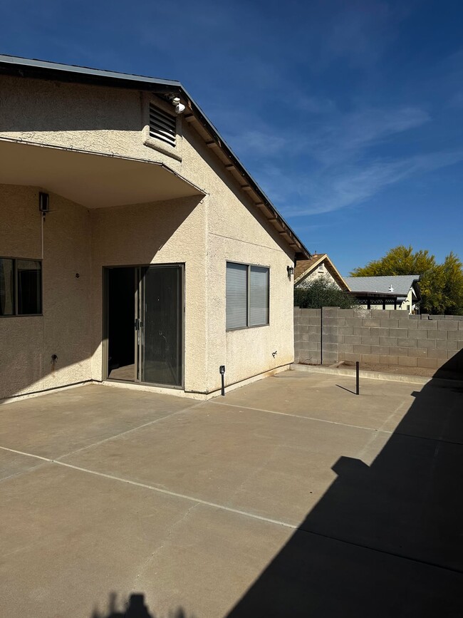 Building Photo - 3065 W Mermaid Ct
