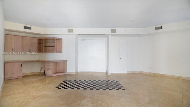Building Photo - 4775 Collins Ave
