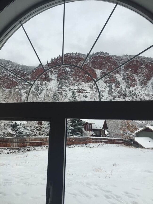 Building Photo - Spacious 4-Bed + Loft, 2.5-Bath Home with Stunning Mountain Views