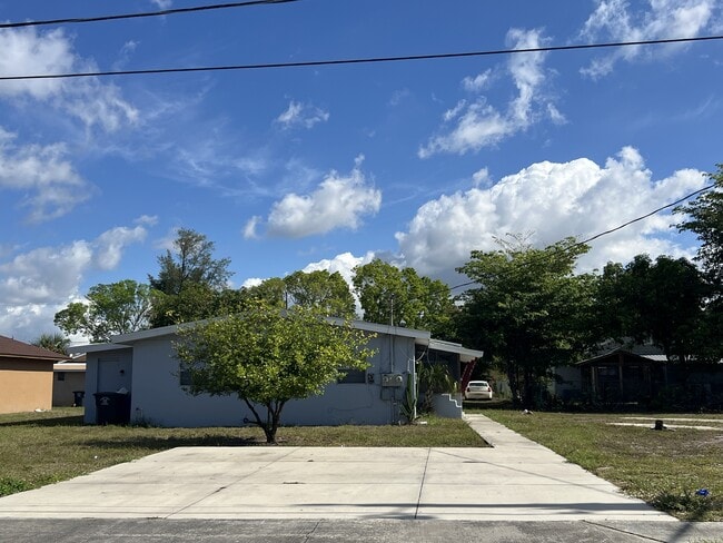 Building Photo - 2969 Dunbar St