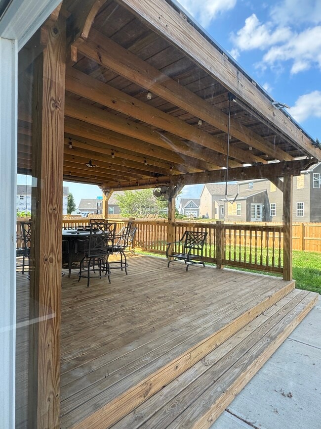 Building Photo - 10226 Crooked Stick Dr