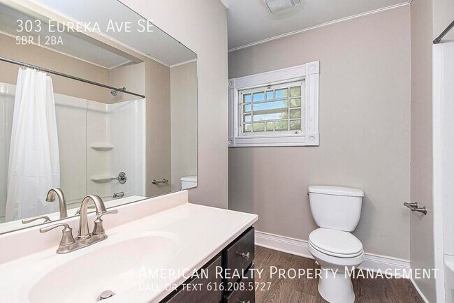 Building Photo - 303 Eureka Ave SE