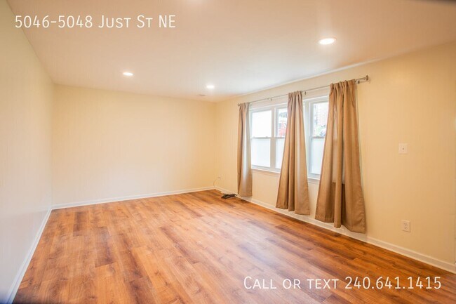 Building Photo - 5046-5048 Just St NE-