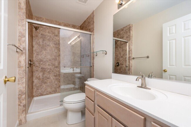 Building Photo - 1100 Paca Dr