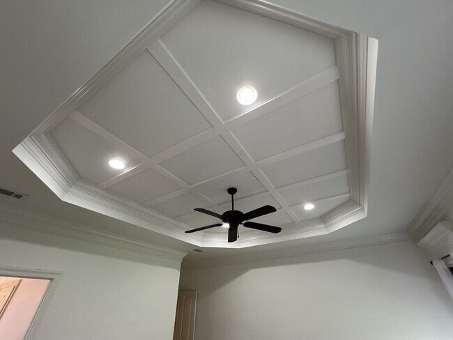 Building Photo - 7335 Oak View Dr.