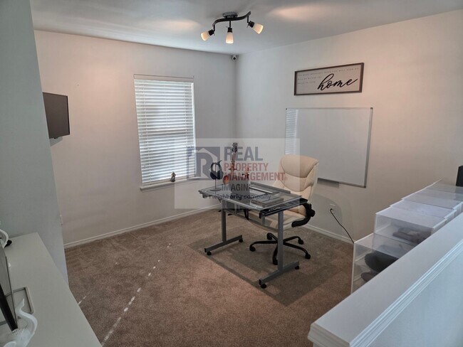 Building Photo - Check Out This Adorable 2.0 bedroom, 2.5 b...