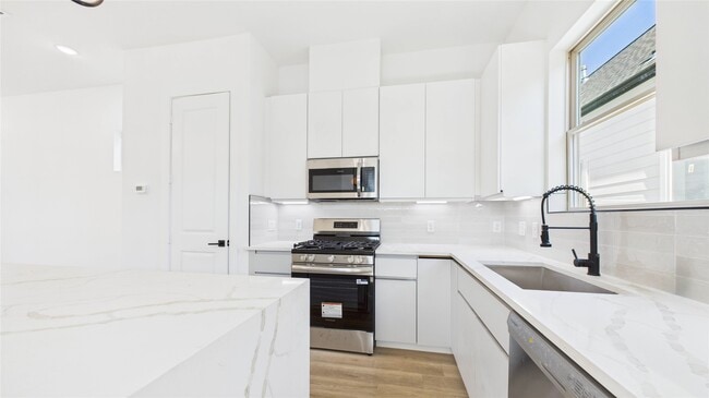 Building Photo - 5314 Terry St