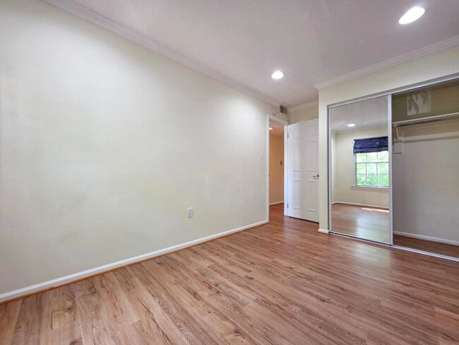 Building Photo - 7758 New Providence Dr