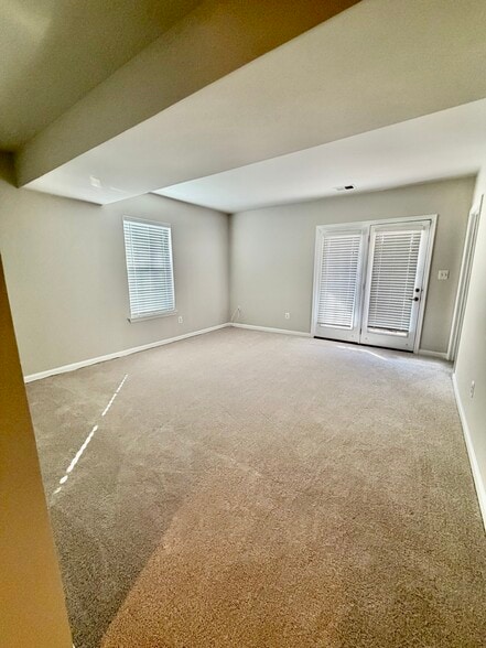 Building Photo - 45903 Peach Oak Terrace