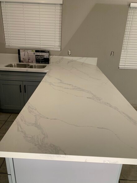 Building Photo - 250 N Hargrave St