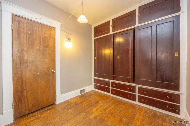 Building Photo - 567 Auburn Ave