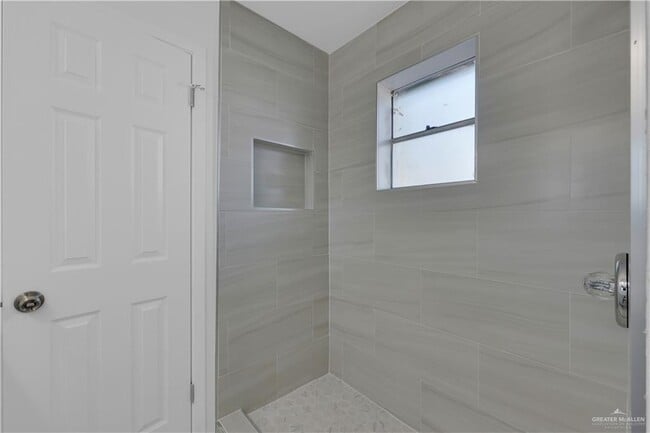 Building Photo - 2524 Fir Ave