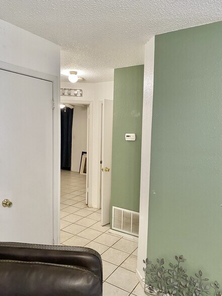 Hall - 1918 Castle Gate Cir