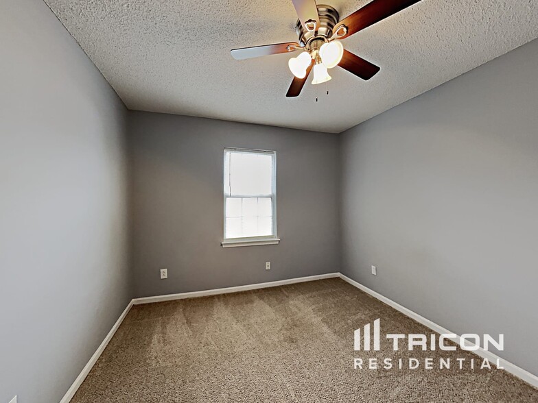 Building Photo - 5814 Coral Ridge Ln