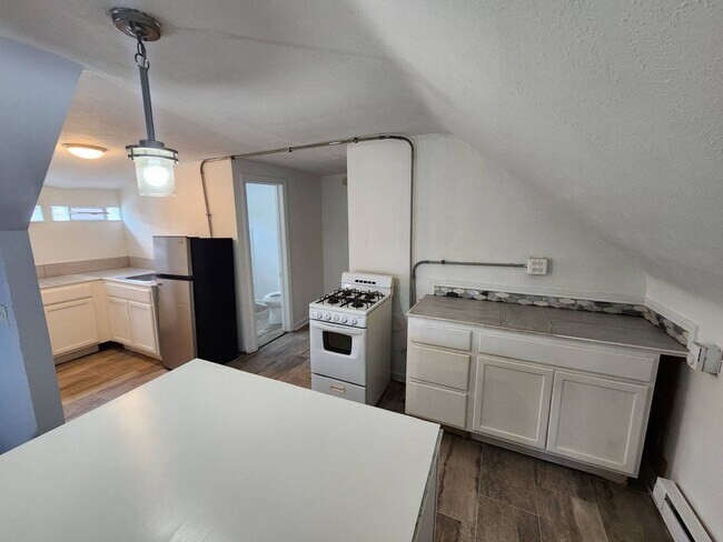 Building Photo - 3820 E.,142nd St., Cleveland, OH 44128