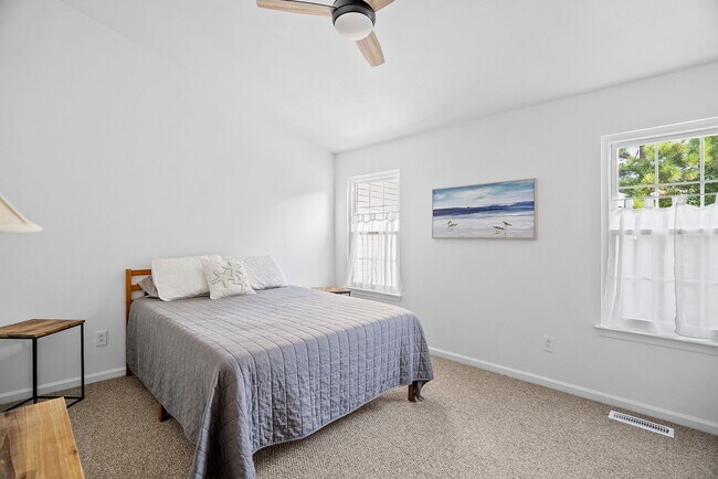 Building Photo - Furnished Townhome in VB