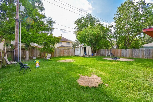 Building Photo - 12106 Pecan Meadow Dr