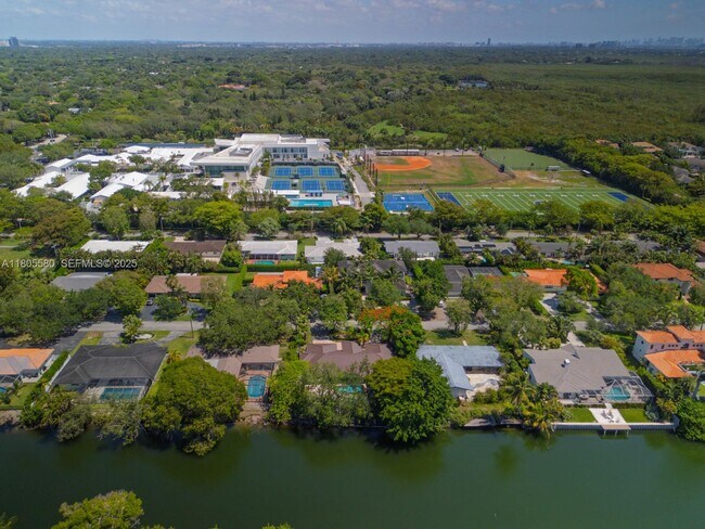 Building Photo - 1442 Coruna Ave