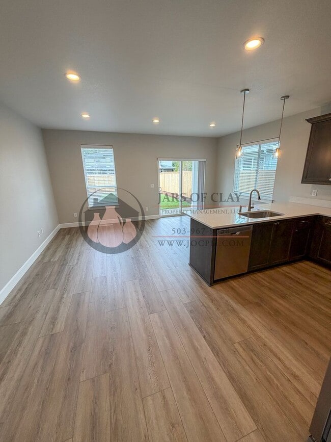 Building Photo - 1329/1331 #2023-LL765