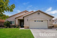 Building Photo - 44105 Coral Dr