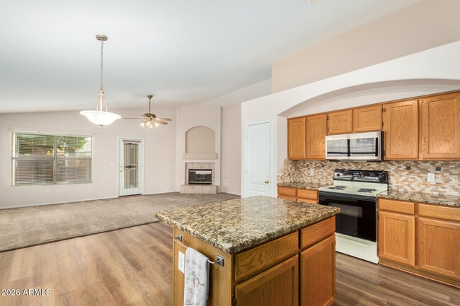 Building Photo - 6431 W Escuda Rd