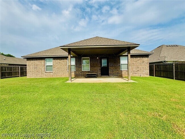Building Photo - 9025 Wildwood Way