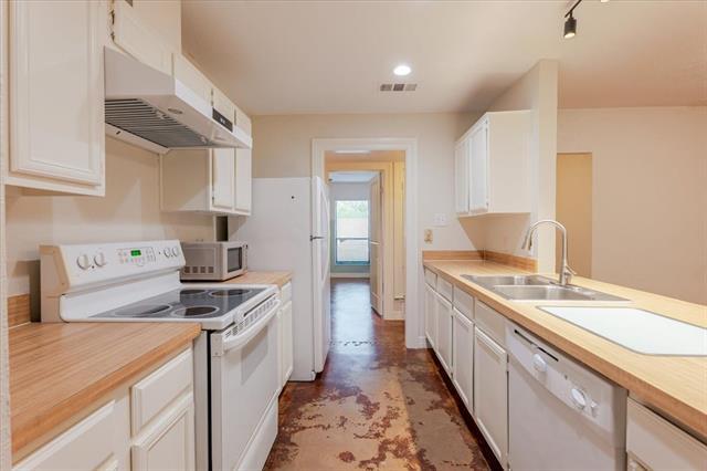 Building Photo - 5615 Espanola Dr