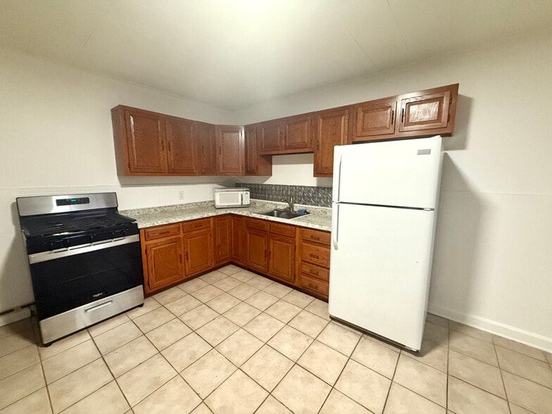 Building Photo - 29 Harmony St