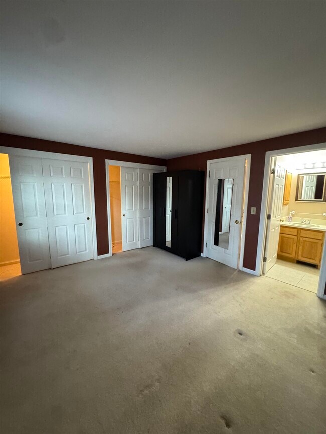 Building Photo - 16 High Bridge Hl