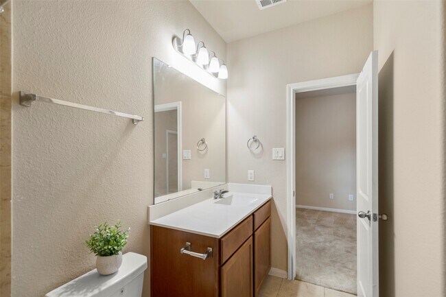Building Photo - 15714 Highlands Cove Dr