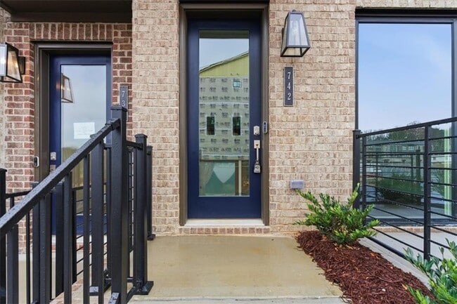 Building Photo - 742 Urban Grange Way