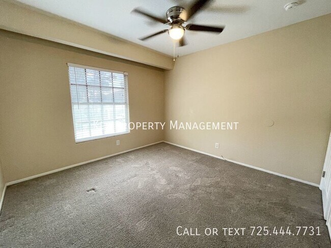 Building Photo - 3 BEDROOM 3 BATH TOWNHOME IN HENDERSON NEA...