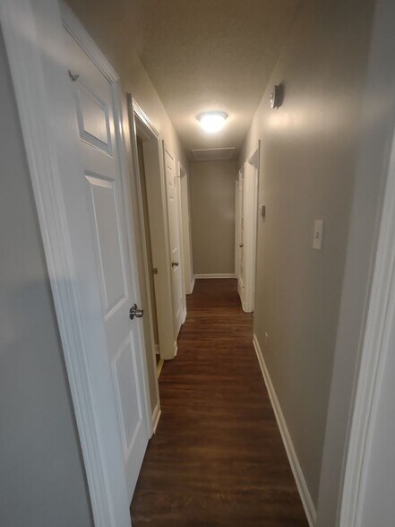 Building Photo - 3914 Winwood Dr