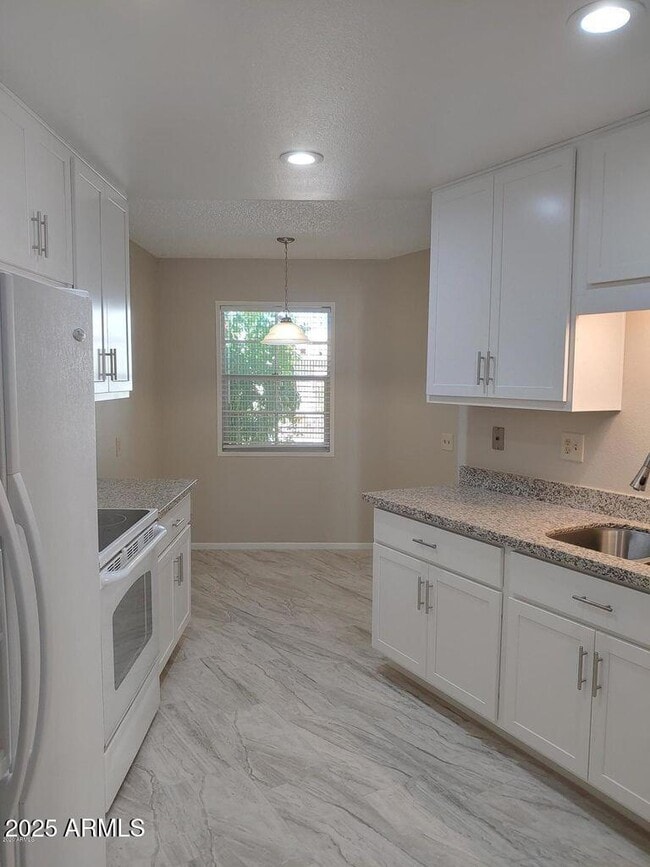 Primary Photo - 17237 N 106th Ave