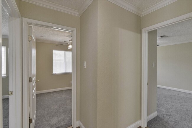 Building Photo - 23627 Pebworth Pl