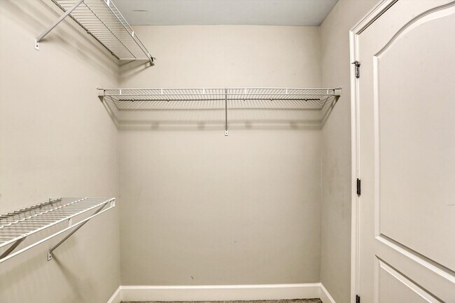 Building Photo - 2849 Jordan Oaks Ln