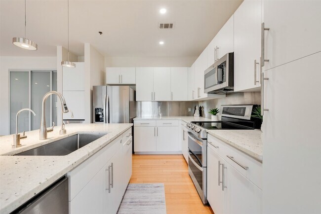 Building Photo - 4111 Gilbert Ave