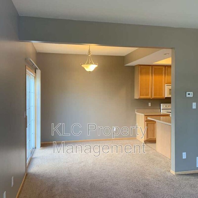 Building Photo - 2195 3rd Ave SW