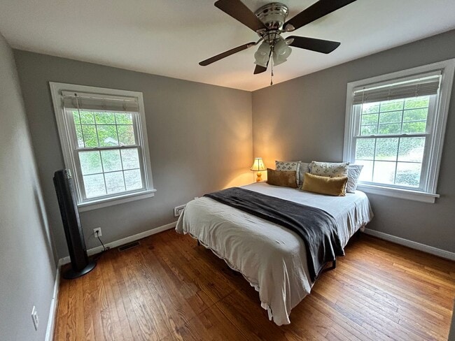 Building Photo - 1124 Bridle Ln
