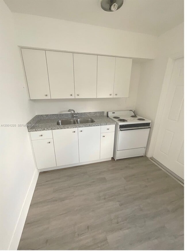 Building Photo - 2410 NW 11th St