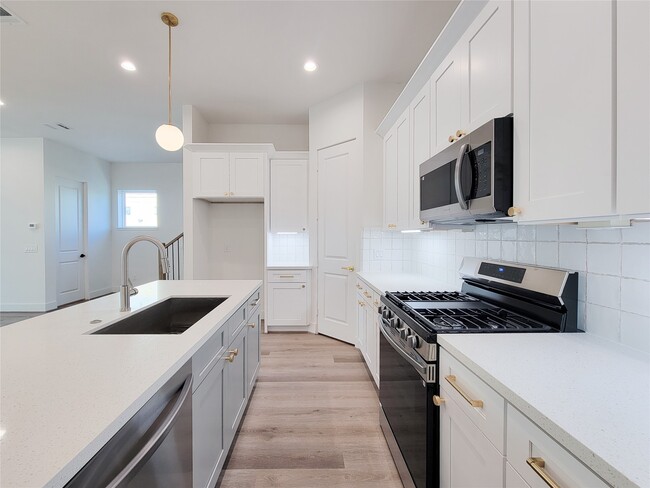 Building Photo - 7703 Earl Rudder Wy