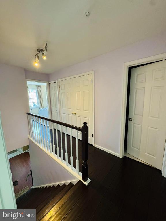 Building Photo - 1724 Balas Cir