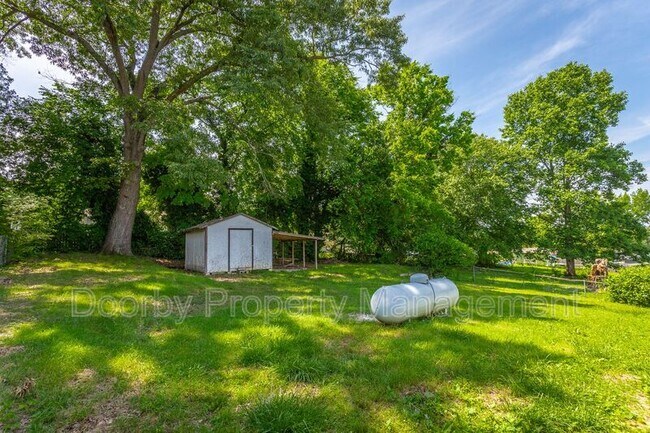 Building Photo - 186 Greens Lake Cir