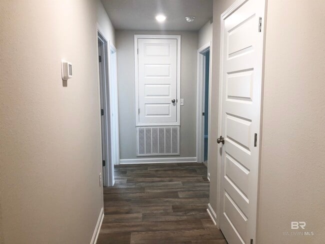 Building Photo - 723 Amador Avenue