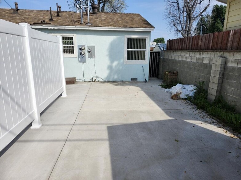 Building Photo - 7949 Clearfield Ave