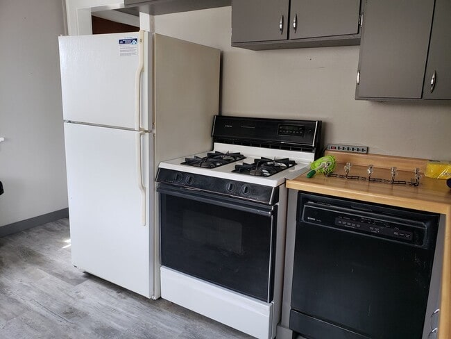 Building Photo - 3 bed 1.5 bath single family home in Wausau