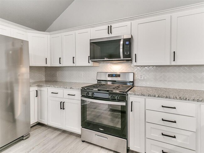 Building Photo - 5612 SE 87th St
