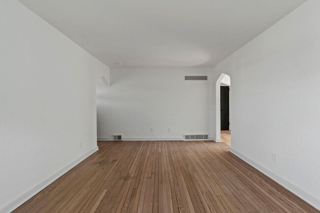 Building Photo - READY for Move-In! Fully RENOVATED 3 bedroom in WEST MIFFLIN! COME CHECK IT OUT!