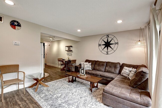 Building Photo - 12900 Walden Rd