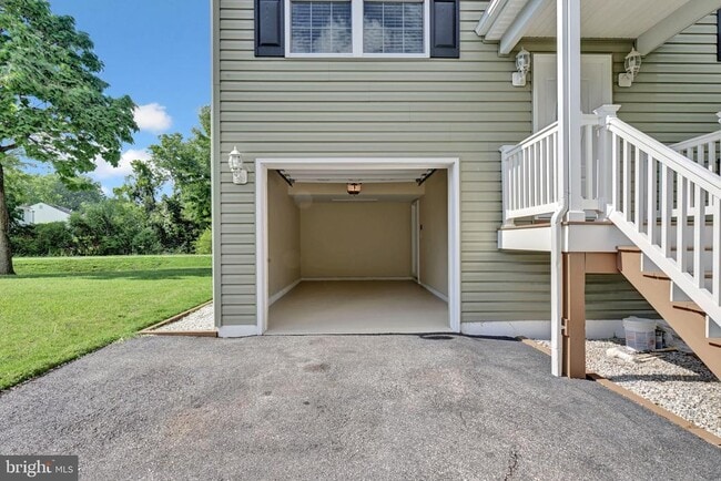 Building Photo - 965 Old Annapolis Neck Rd